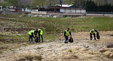 Göl Çevresinde Büyük Temizlik 