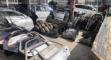 Polis'ten Kaçak Oto Parçası Operasyonu