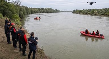 Sakarya Nehri'nde Kayıp Çocuk Aranıyor 