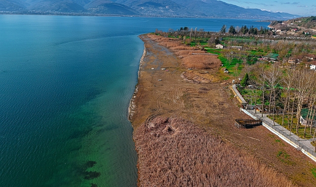 Sapanca Gölü'nde Kaçak İskeleler Kaldırılıyor