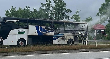 D-100'de Seyir Halindeki Otobüs Yandı 