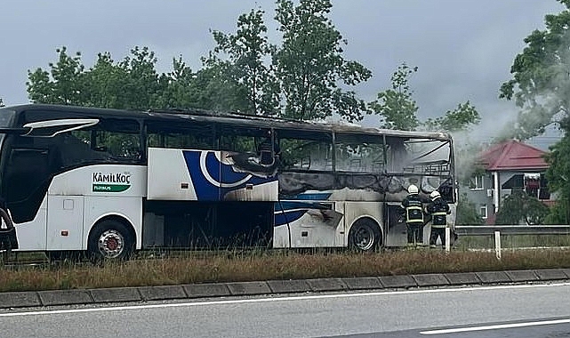 D-100'de Seyir Halindeki Otobüs Yandı 