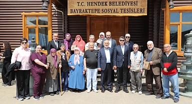 Huzurevi Sakinlerine Anneler Günü Kahvaltısı 