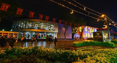 AKM'de Perde Yeniden Açıldı