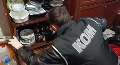 Evini Kaçak İçki İmalathanesine Çevirmiş 